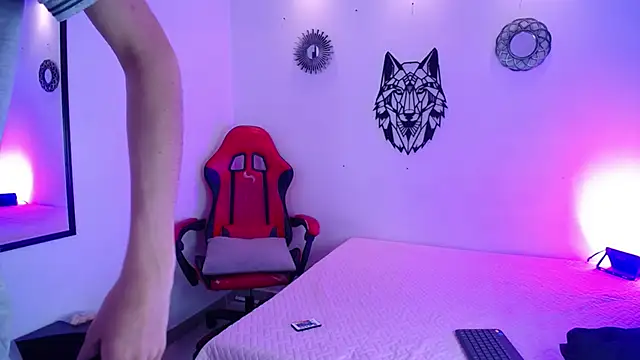 Snapshot of Emo_Boy_ chatting on January 2026 12:40:01 PM Emo Boy online show from January 2026 12:40:01 PM