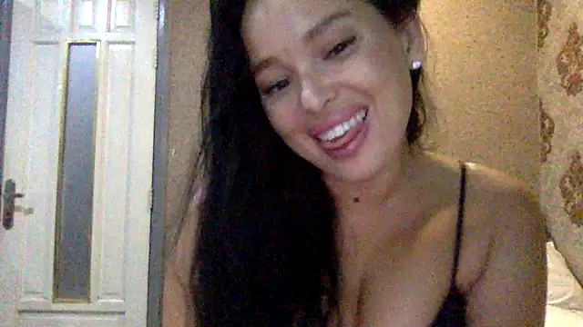 Snapshot of Fayronna chatting on March 2026 10:17:02 PM Fayronna online show from March 2026 10:17:02 PM