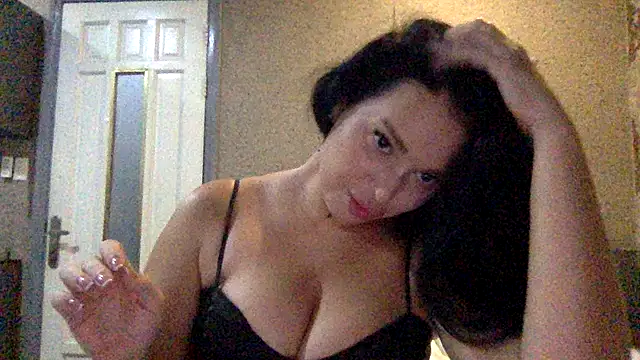 Snapshot of Fayronna chatting on March 2026 06:34:01 PM Fayronna online show from March 2026 06:34:01 PM