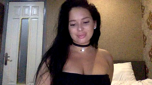 Snapshot of Fayronna chatting on March 2026 08:37:02 PM Fayronna online show from March 2026 08:37:02 PM