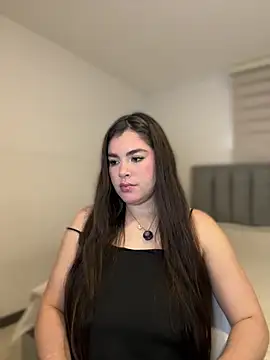 Isabella LaRue online show from April 2026 09:42:01 PM