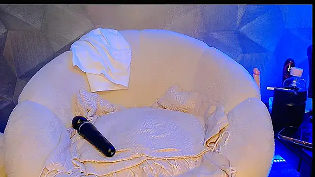 Snapshot of Horny_beautyyy chatting on November 2025 03:07:02 PM Horny beautyyy online show from November 2025 03:07:02 PM