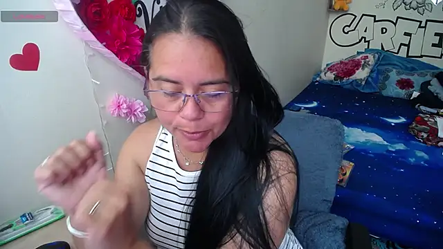 Miss  kendra  online show from April 2026 04:15:01 PM