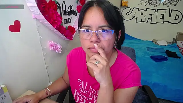Miss  kendra  online show from May 2026 01:17:02 PM