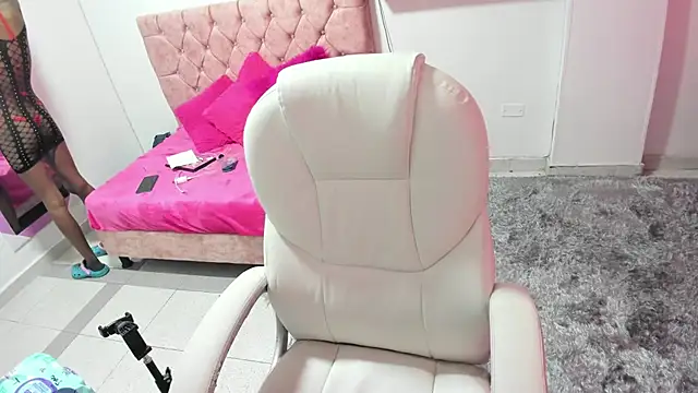 thianahorny online show from November 2025 12:38:02 PM