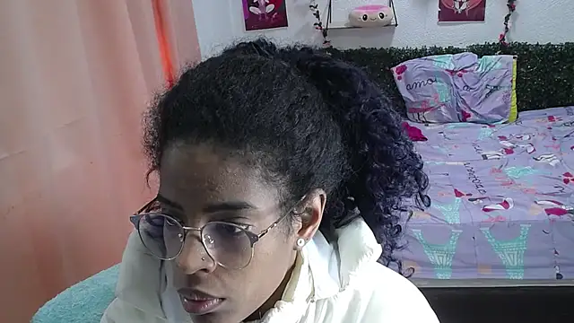 thianahorny online show from May 2026 01:17:01 PM