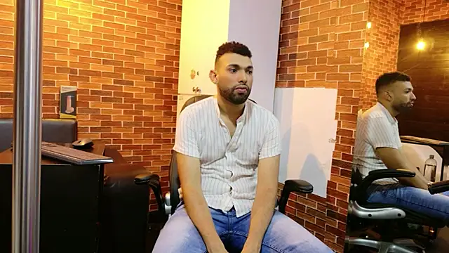 Snapshot of onlymen2025 chatting on October 2025 07:58:01 PM onlymen2025 online show from October 2025 07:58:01 PM