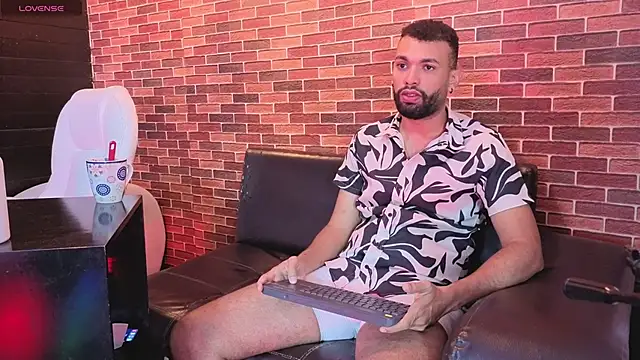 Snapshot of onlymen2025 chatting on November 2025 07:58:01 PM onlymen2025 online show from November 2025 07:58:01 PM