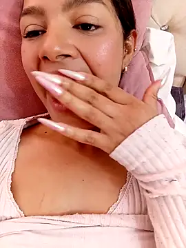 MeganHillss online show from December 2025 05:20:01 PM