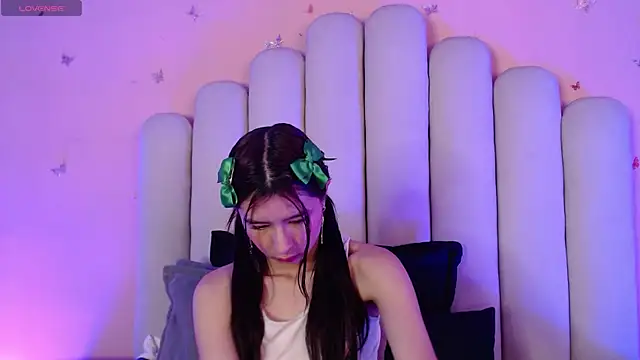 Snapshot of SweetRenata_ chatting on October 2025 11:21:02 AM SweetRenata online show from October 2025 11:21:02 AM