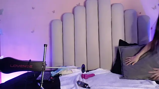 Snapshot of SweetRenata_ chatting on October 2025 11:21:01 AM SweetRenata online show from October 2025 11:21:01 AM