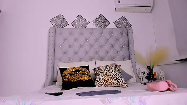 ChocoBunny1 online show from October 2025 03:29:02 AM