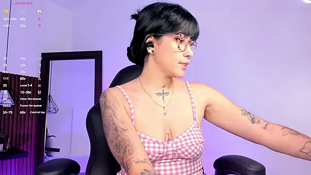 evelyn samantha online show from October 2025 01:50:01 AM