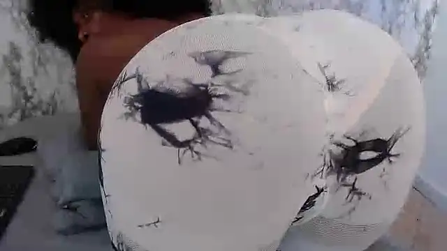 Snapshot of opall614 chatting on October 2025 01:43:02 PM opall614 online show from October 2025 01:43:02 PM