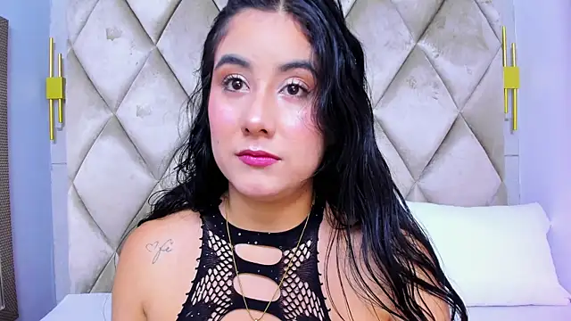 Snapshot of GabyParker_ chatting on May 2026 12:21:02 PM GabyParker online show from May 2026 12:21:02 PM