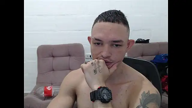 Snapshot of BigMontainsRock chatting on November 2025 04:45:02 AM BigMontainsRock online show from November 2025 04:45:02 AM