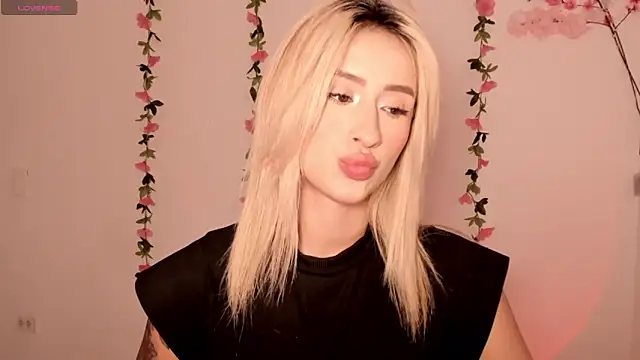 Ashleyroys 111 online show from March 2026 06:19:02 PM