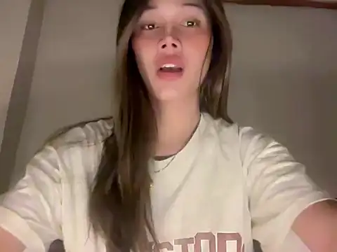 Snapshot of CallMeLerren chatting on February 2026 09:24:01 PM CallMeLerren online show from February 2026 09:24:01 PM