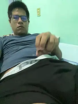 Lukein23 online show from April 2026 09:09:01 AM