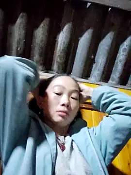 gio-thu online show from November 2025 12:55:01 PM