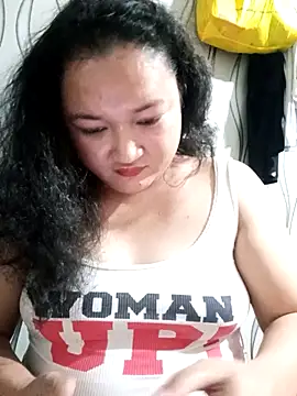 Snapshot of sweetannie13 chatting on November 2025 05:56:02 PM sweetannie13 online show from November 2025 05:56:02 PM