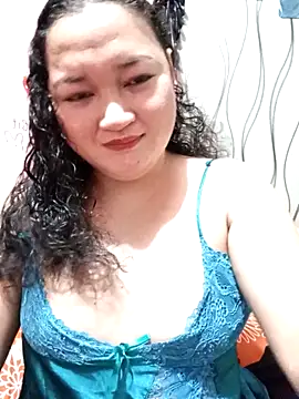 Snapshot of sweetannie13 chatting on November 2025 09:03:02 PM sweetannie13 online show from November 2025 09:03:02 PM