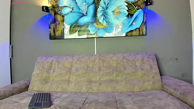 Amber Mateus online show from October 2025 06:44:02 AM