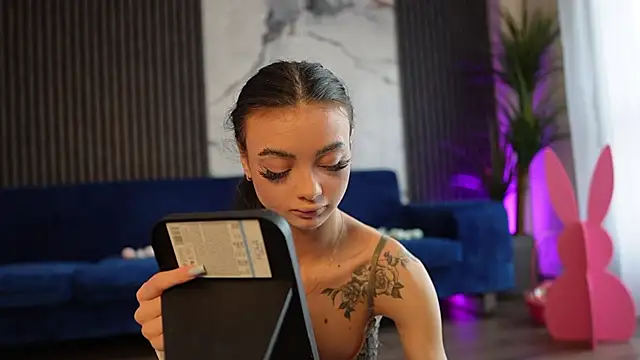 RachelRavee online show from April 2026 04:46:01 AM