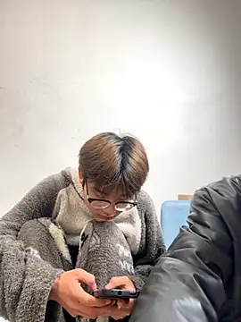 KK-cuteboy online show from November 2025 11:32:01 AM