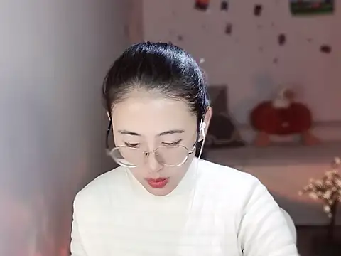 Queena  online show from December 2025 09:26:01 AM