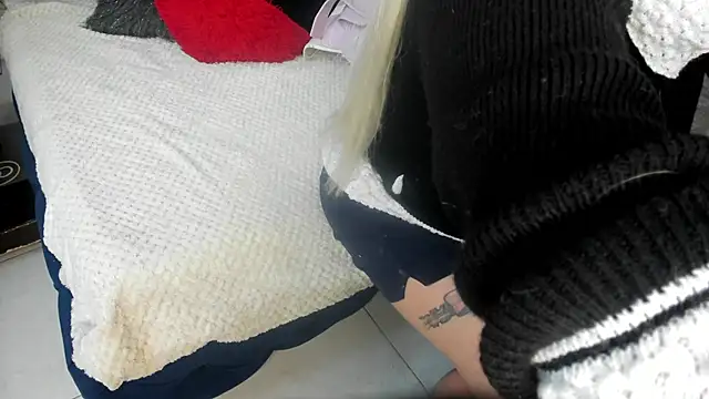 pamela velazco online show from October 2025 01:18:02 PM