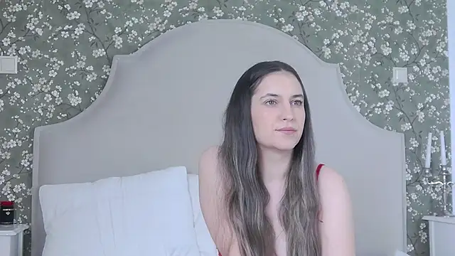 TesaQuinn online show from February 2026 07:15:02 PM