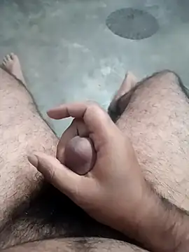 TrainedBend28 online show from November 2025 08:41:02 PM