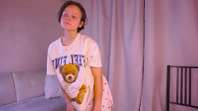 VeliaRogoff online show from October 2025 08:20:02 AM