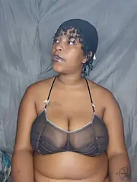 Snapshot of ZuriVixen chatting on May 2026 07:09:01 PM ZuriVixen online show from May 2026 07:09:01 PM