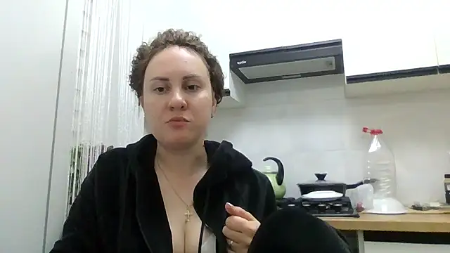 MeadowEyes online show from May 2026 07:43:02 PM