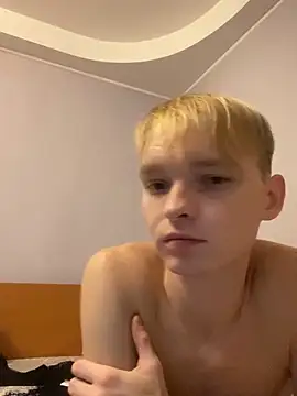 Snapshot of Dabi_002 chatting on October 2025 08:37:02 PM Dabi 002 online show from October 2025 08:37:02 PM