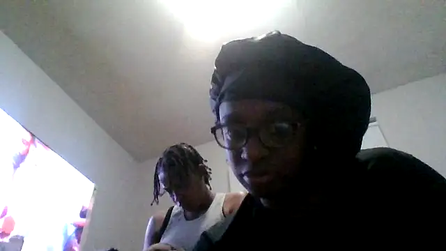 Snapshot of dezzidavill chatting on February 2026 02:48:01 AM dezzidavill online show from February 2026 02:48:01 AM