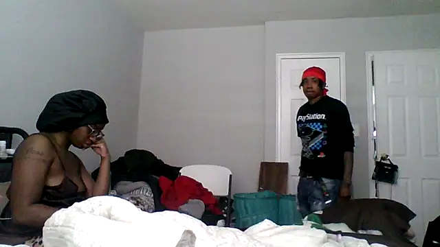 Snapshot of dezzidavill chatting on February 2026 03:53:02 PM dezzidavill online show from February 2026 03:53:02 PM