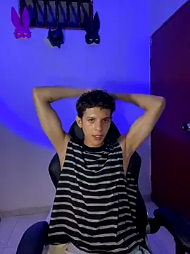 tylernova online show from October 2025 04:22:01 AM