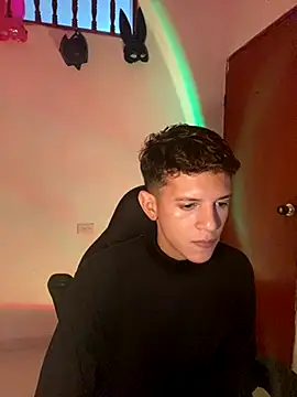 tylernova online show from October 2025 04:04:02 AM