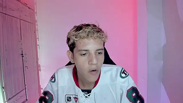 tylernova online show from February 2026 03:44:02 AM