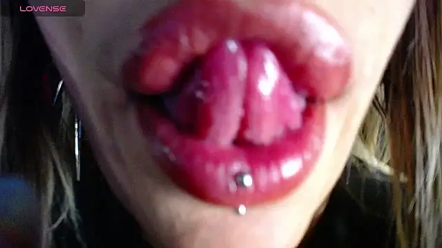 Snapshot of Meganbaiker chatting on February 2026 04:31:01 AM Meganbaiker online show from February 2026 04:31:01 AM