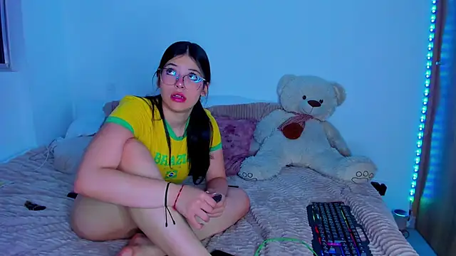 majo gallego online show from November 2025 12:00:02 AM