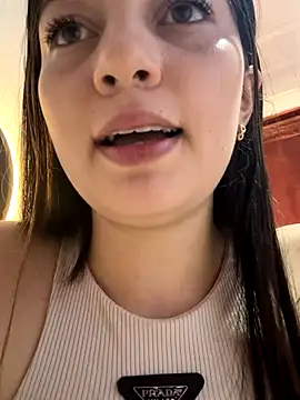   Lorelain   online show from November 2025 10:20:01 PM