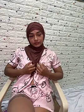 Snapshot of CelestSkyy chatting on November 2025 06:29:01 PM CelestSkyy online show from November 2025 06:29:01 PM