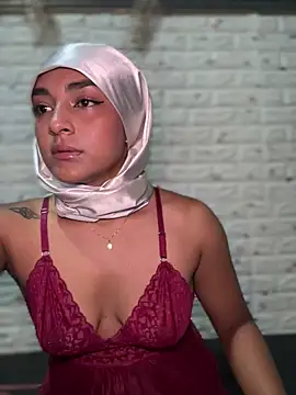 Snapshot of CelestSkyy chatting on April 2026 11:02:01 PM CelestSkyy online show from April 2026 11:02:01 PM