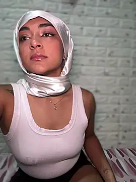 Snapshot of CelestSkyy chatting on April 2026 08:42:02 PM CelestSkyy online show from April 2026 08:42:02 PM