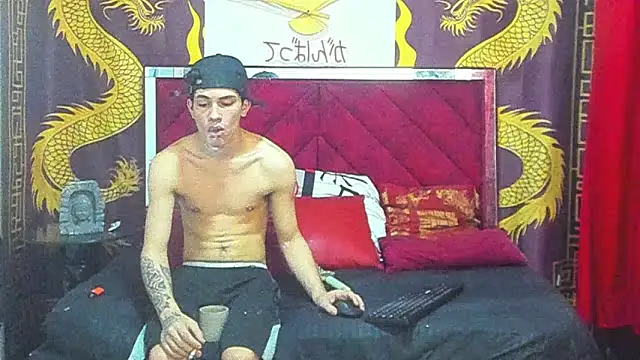 Pride couple online show from February 2026 11:21:02 PM