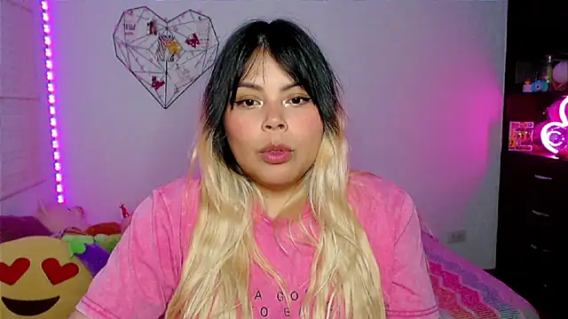 EllieMoonX online show from April 2026 11:11:02 PM